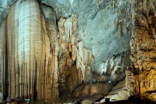 Hang động pha lê lớn nhất thế giới